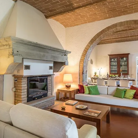 Villa Tenuta Sagherina 8, Emma Cortona